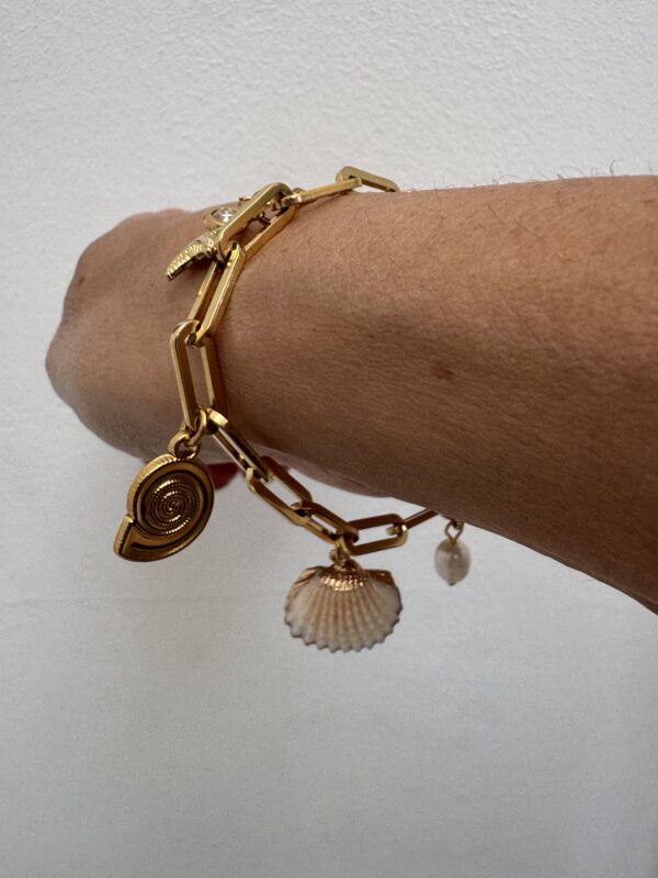 Statement Shell Waterproof Bracelet - 18k Gold Plated Stainless Steel - Image 3