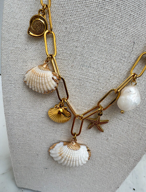 Statement Shell Waterproof Necklace - 18k Gold Plated Stainless Steel - Image 2