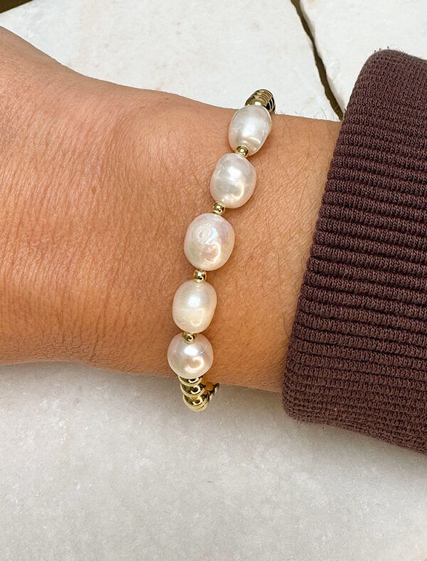 Verity Freshwater Pearl Stretch Bracelet - Gold - Image 3