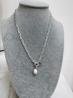 Sample Sale-22 Silver link necklace with freshwater pearl charm.