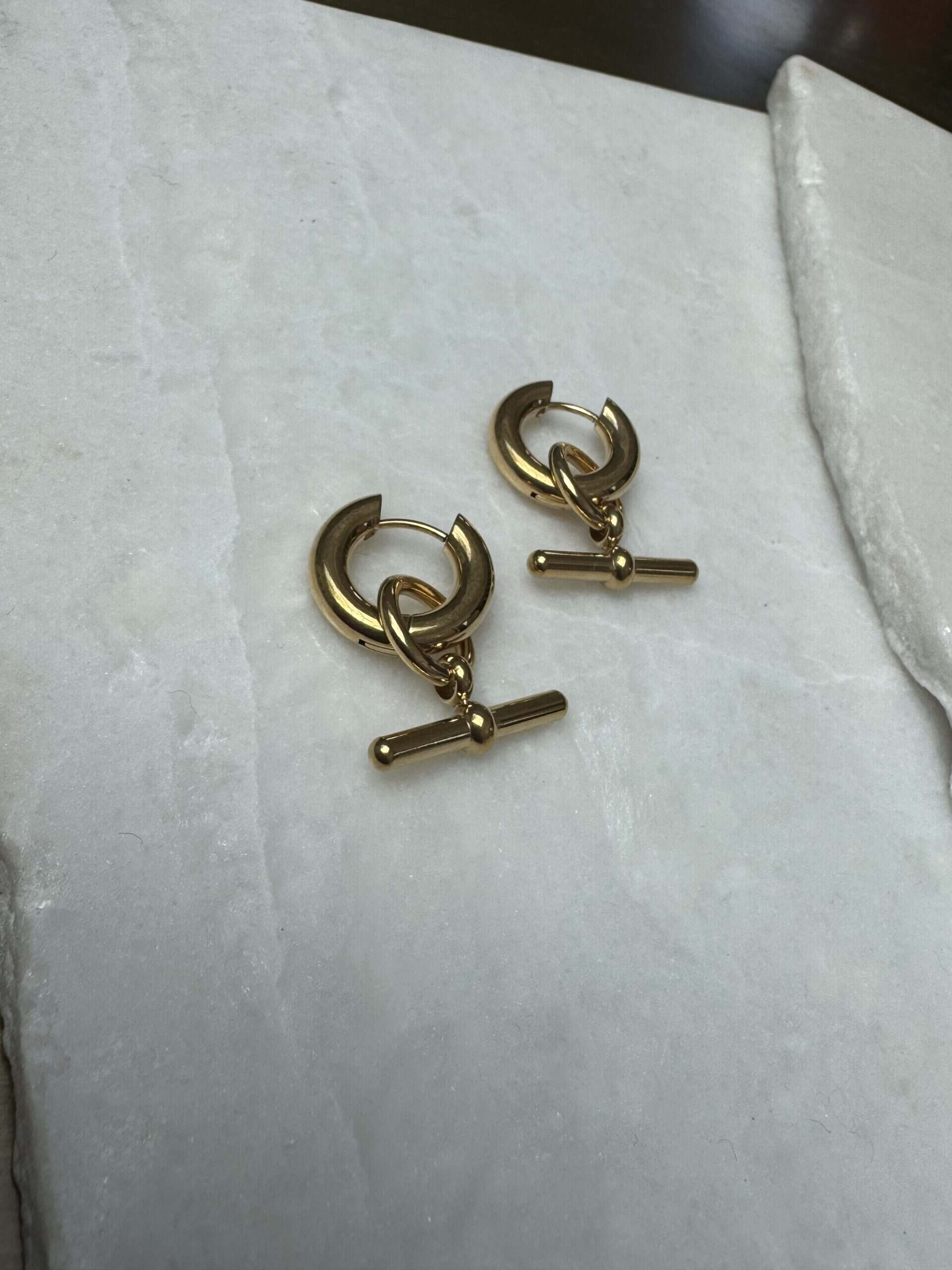 Sample Sale No63. Chunky hoop earrings with t bar. - Image 3