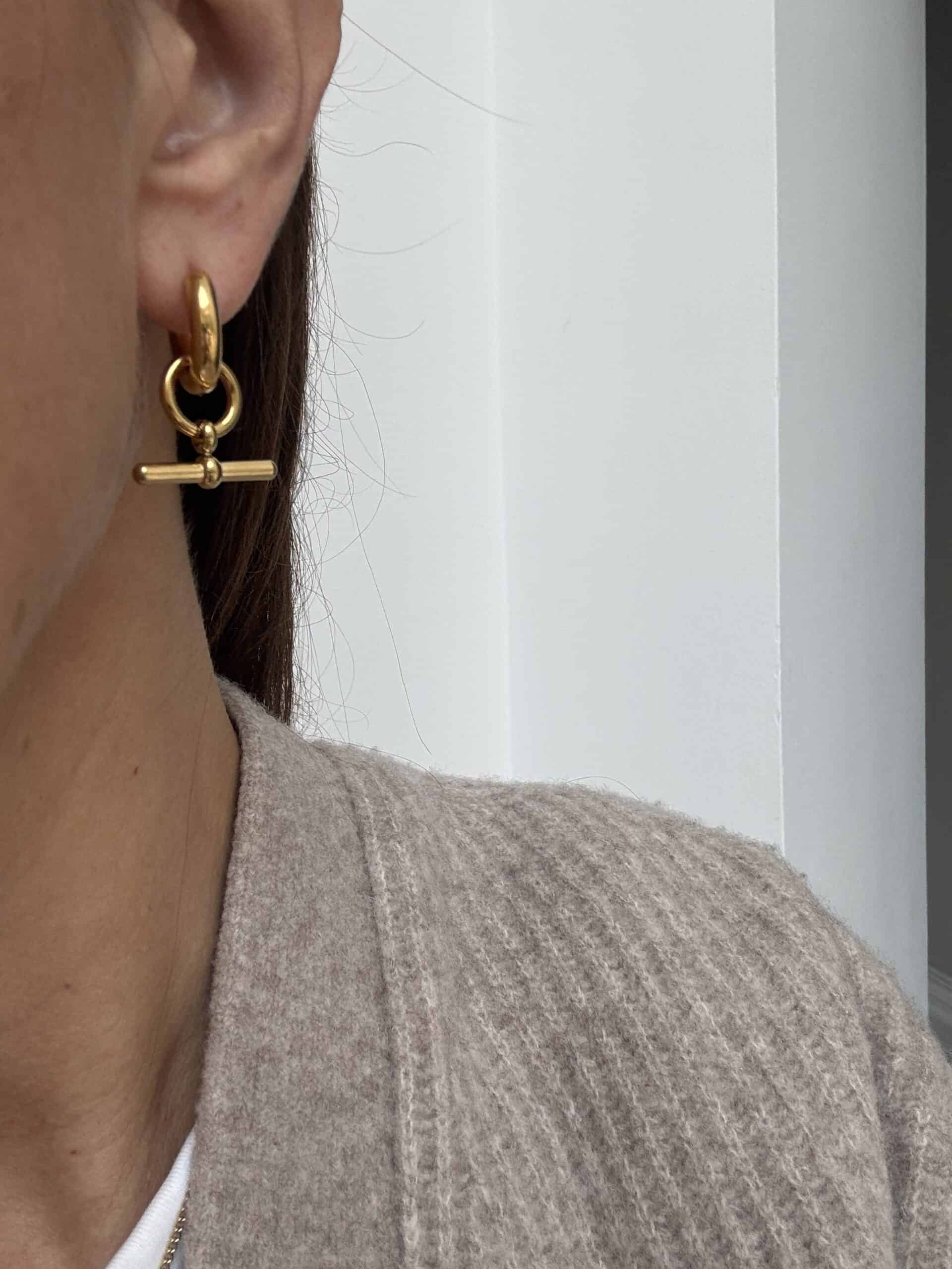 Sample Sale No63. Chunky hoop earrings with t bar. - Image 2