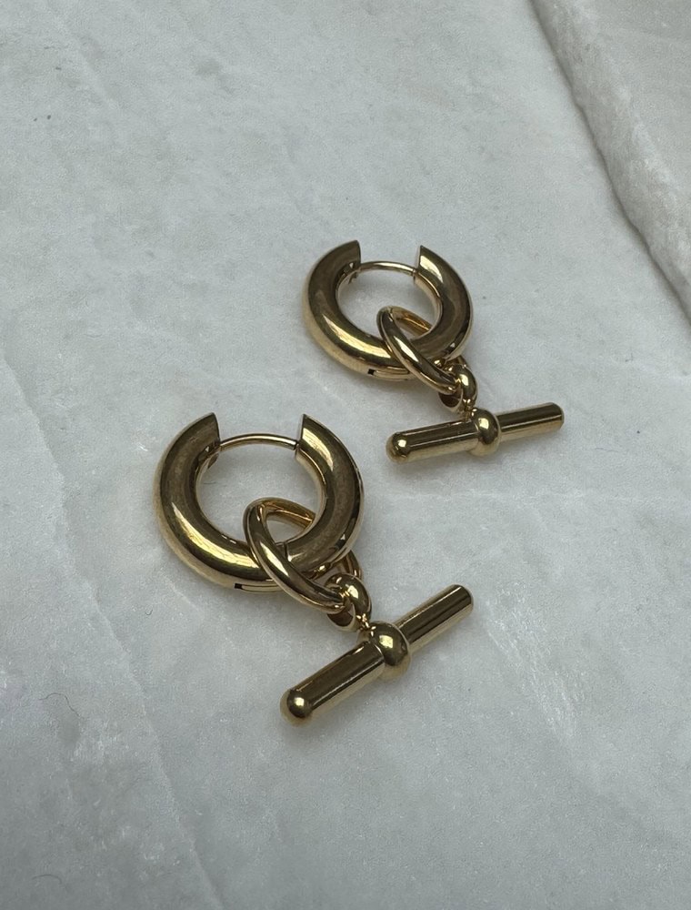 Sample Sale No63. Chunky hoop earrings with t bar.