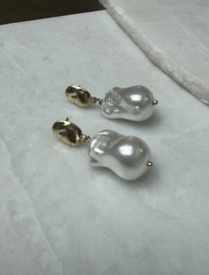 Sample Sale No65-Pearl and gold drop earrings.
