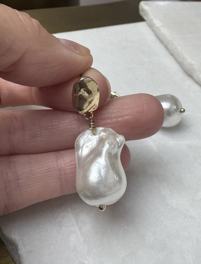 Sample Sale No65-Pearl and gold drop earrings. - Image 3
