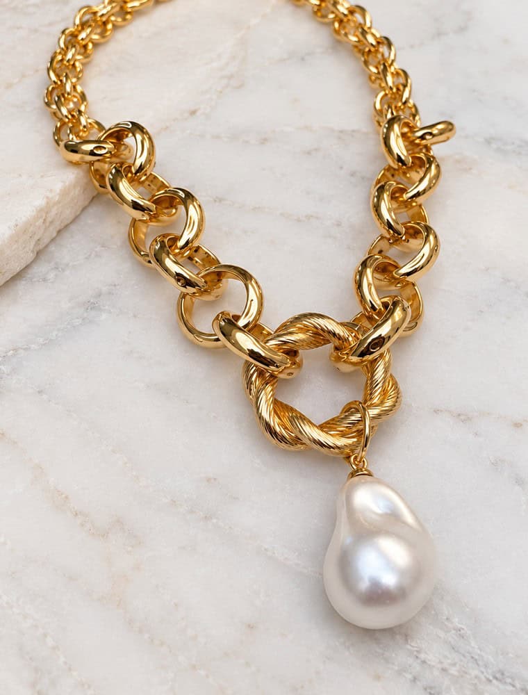 Livian statement necklace-14k Gold Plated/Pearl. - Image 3