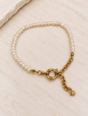 Joslyn waterproof pearl bracelet-Gold/pearl.